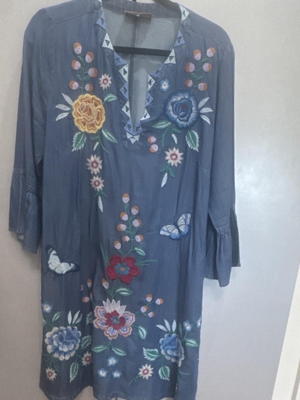 JOHNNY WAS WORKSHOP Denim Blue Embroidered V-Neck Dress- RARE piece BEAUTIFUL - Picture 6 of 12